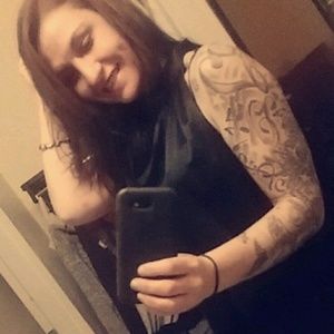 Meet your Posher, Gena